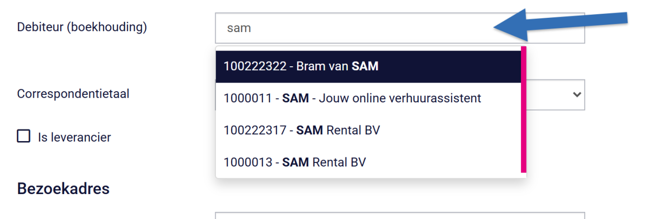 Knop Synchroniseer debiteuren en het zoekveld om een nieuwe debiteur te kiezen